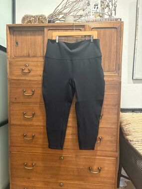 SPANX Black High-Rise Cropped Leggings